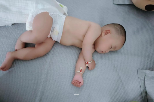 贵阳宝宝上火有眼屎